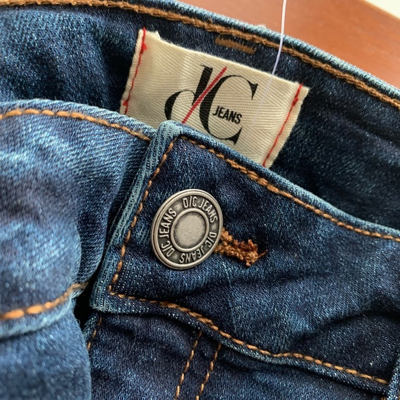 DC Jean crops, plus size, slit on sides, dark blue, high rise, stretchy,NWOT, 16 - Picture 4 of 9